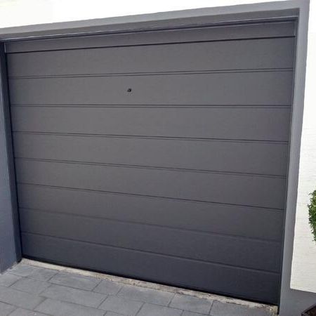 Lieferung und Montage der Garage