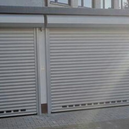 Lieferung und Montage der Garage