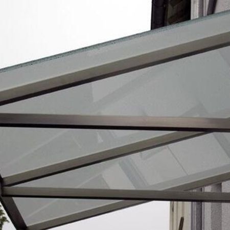 Überdachung mit Eindeckung aus Glas